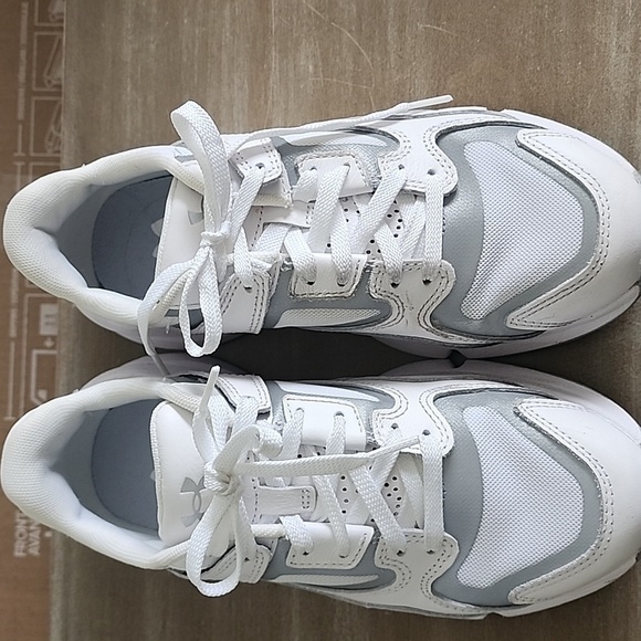 Under Armour Forge Sneaker Women's Size 6.5 - Picture 3 of 9